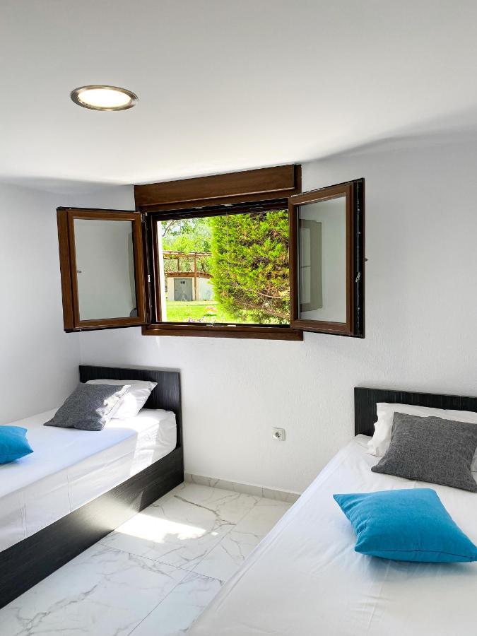 Seafront Oasis Apartment Ierissós
